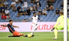 开云体育中国-里昂球员因违规被处罚，影响球队士气的简单介绍