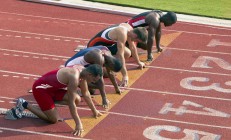 开云官网-F1街道赛的极速狂飙与足球场的冷门风暴，当赛道焦点遇上波兰淘汰切尔西的启示