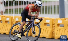 开云足球直播-西班牙选手在举重项目中创造新纪录，赢得掌声