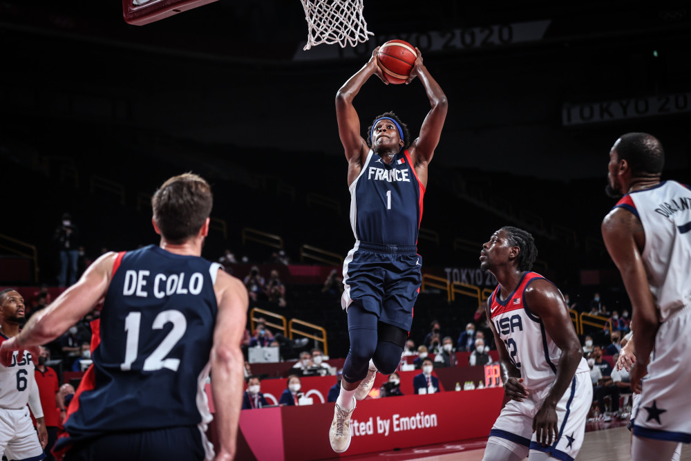 美国队在全球篮球赛上获胜