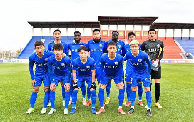 包含大连人主场艰难胜出，雄心壮志不改，保级艰辛的词条