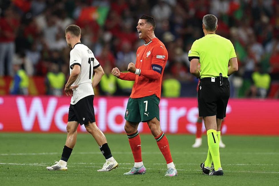 葡萄牙队全胜晋级欧洲杯半决赛