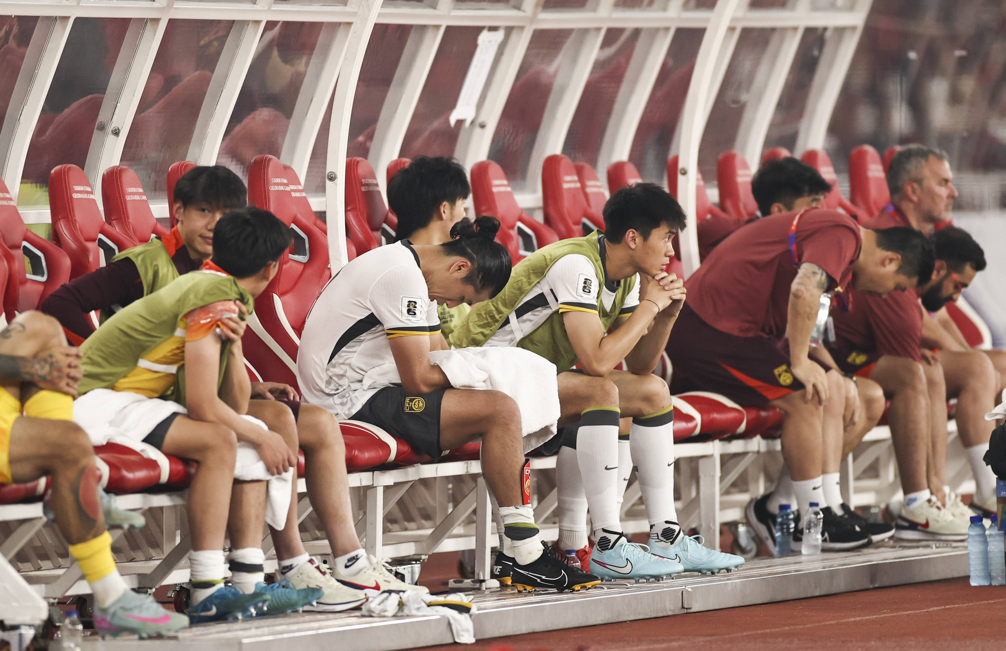 包含亚洲足球队在国际赛事上实现破茧成蝶的词条