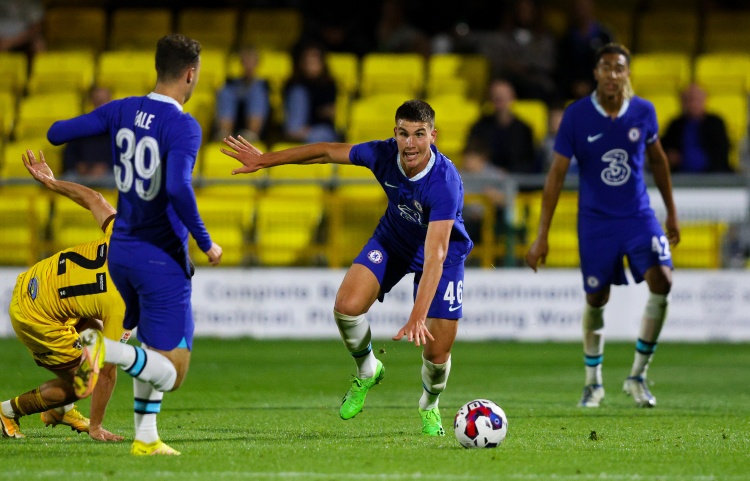 卡利亚里客场逆转那不勒斯，取得惊喜胜利的简单介绍