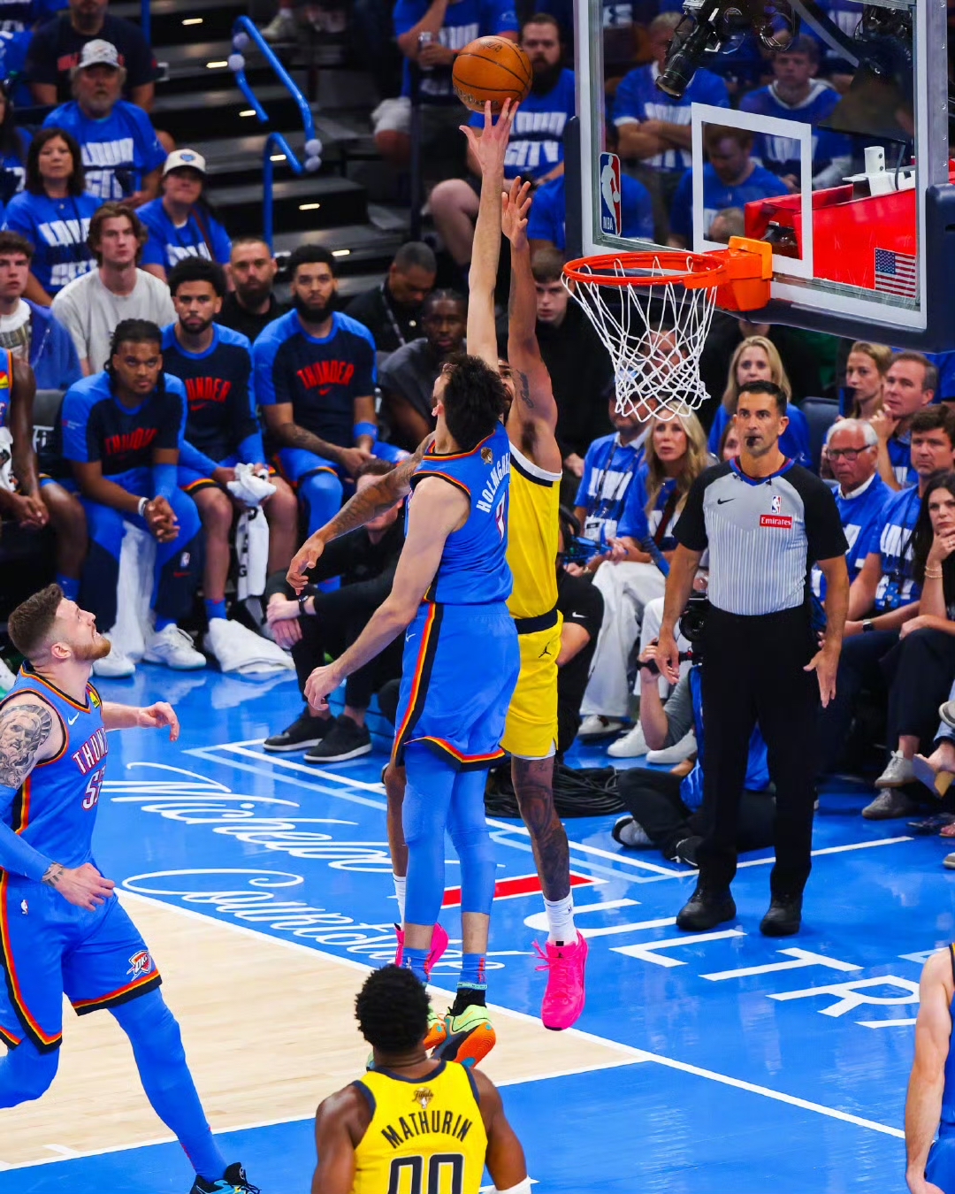 步行者关键时刻爆发，击败劲敌保卫主场