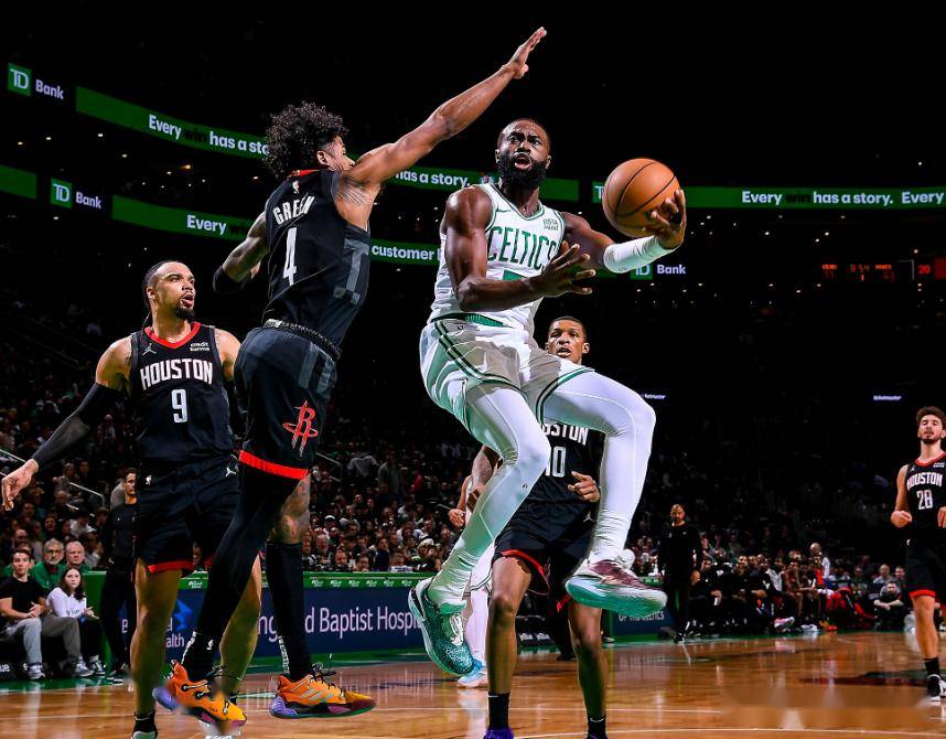 包含山东队险胜山西队，塔图姆扛起全队的词条