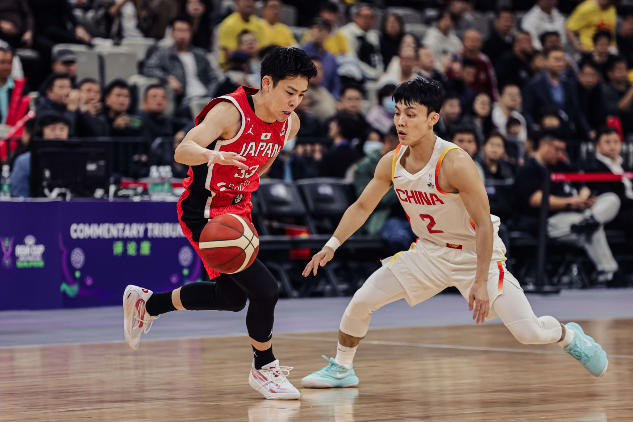 中国篮球联赛强强对决，谁将笑到最后？的简单介绍