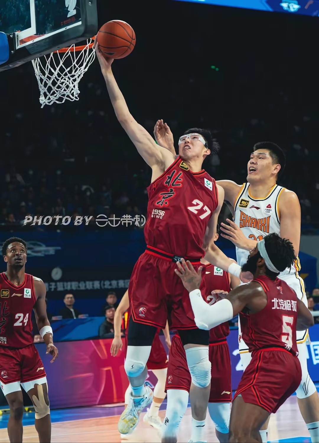 山东男篮表现稳定,三连胜赢得球迷掌声的简单介绍 山东男篮表现稳定,三连胜赢得球迷掌声的简单介绍