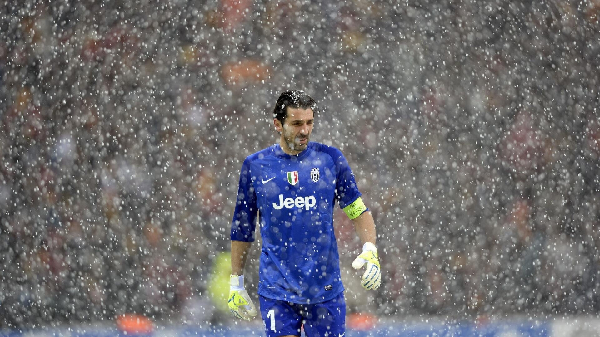 赛道与球场，当F1争冠焦点遇上勇士冲垮辽宁