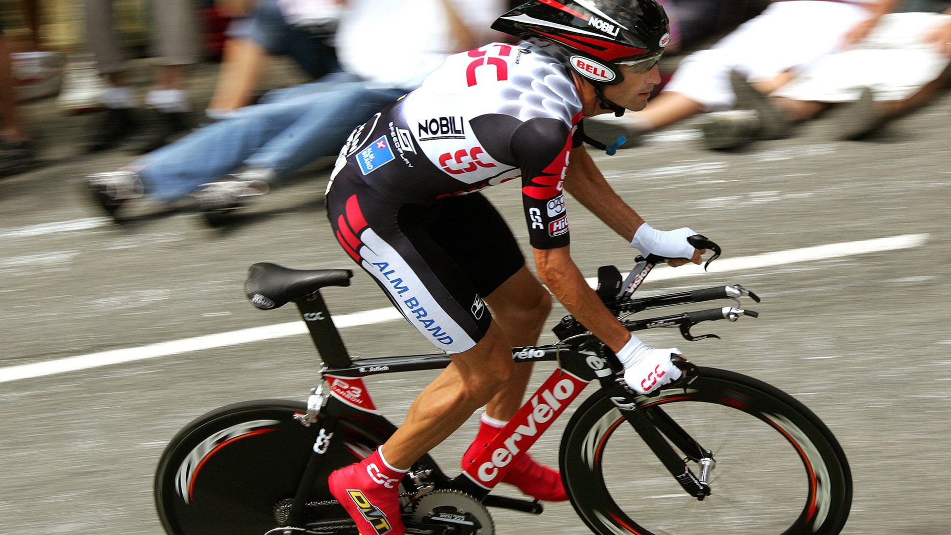 从日内瓦到多哈，梅西的自我救赎与瑞士对阵乌拉圭的足球哲学