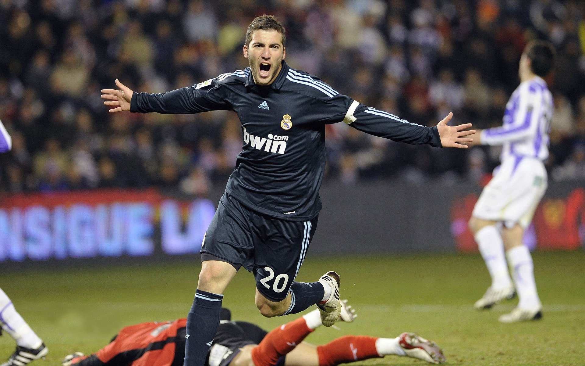 当斗牛士遇见雄鹰，梅西在排名争夺战中接管比赛，西班牙淘汰厄瓜多尔背后的战术革命