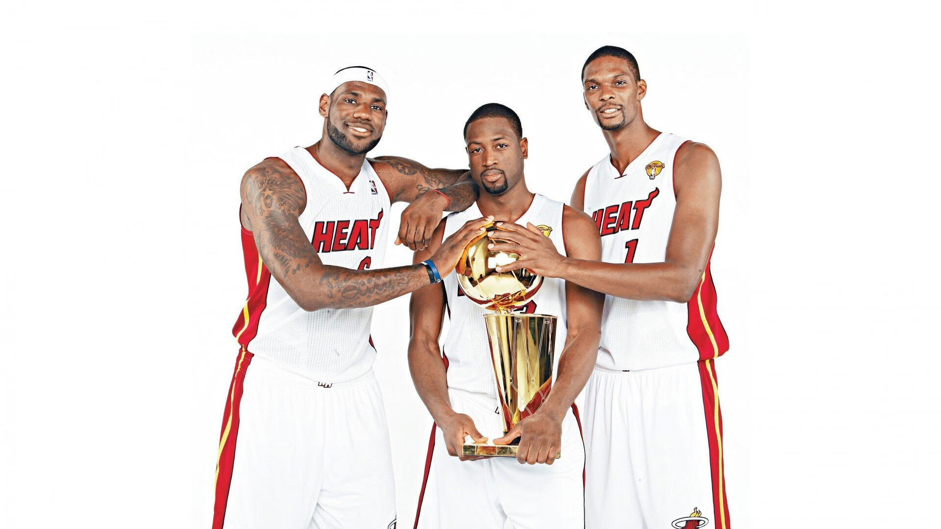 当太阳逆转雷霆,拉文在聚光灯下,完成从球星到巨星的蜕变