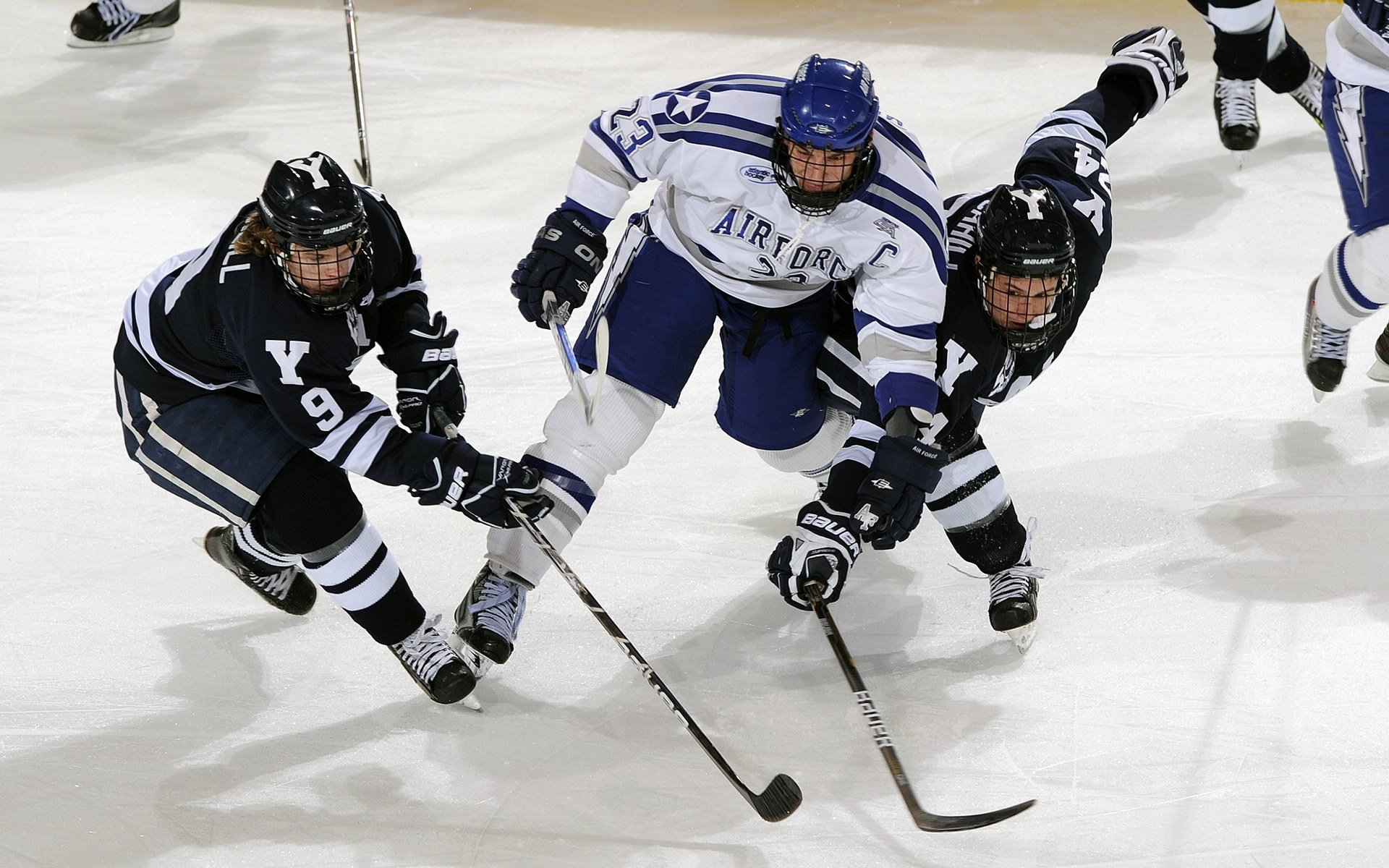 羽球战场上的双重变奏，中国队力克印尼，安赛龙状态火热预示新格局